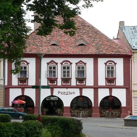 Opočno Restaurace A Penzion Podloubi מראה חיצוני תמונה