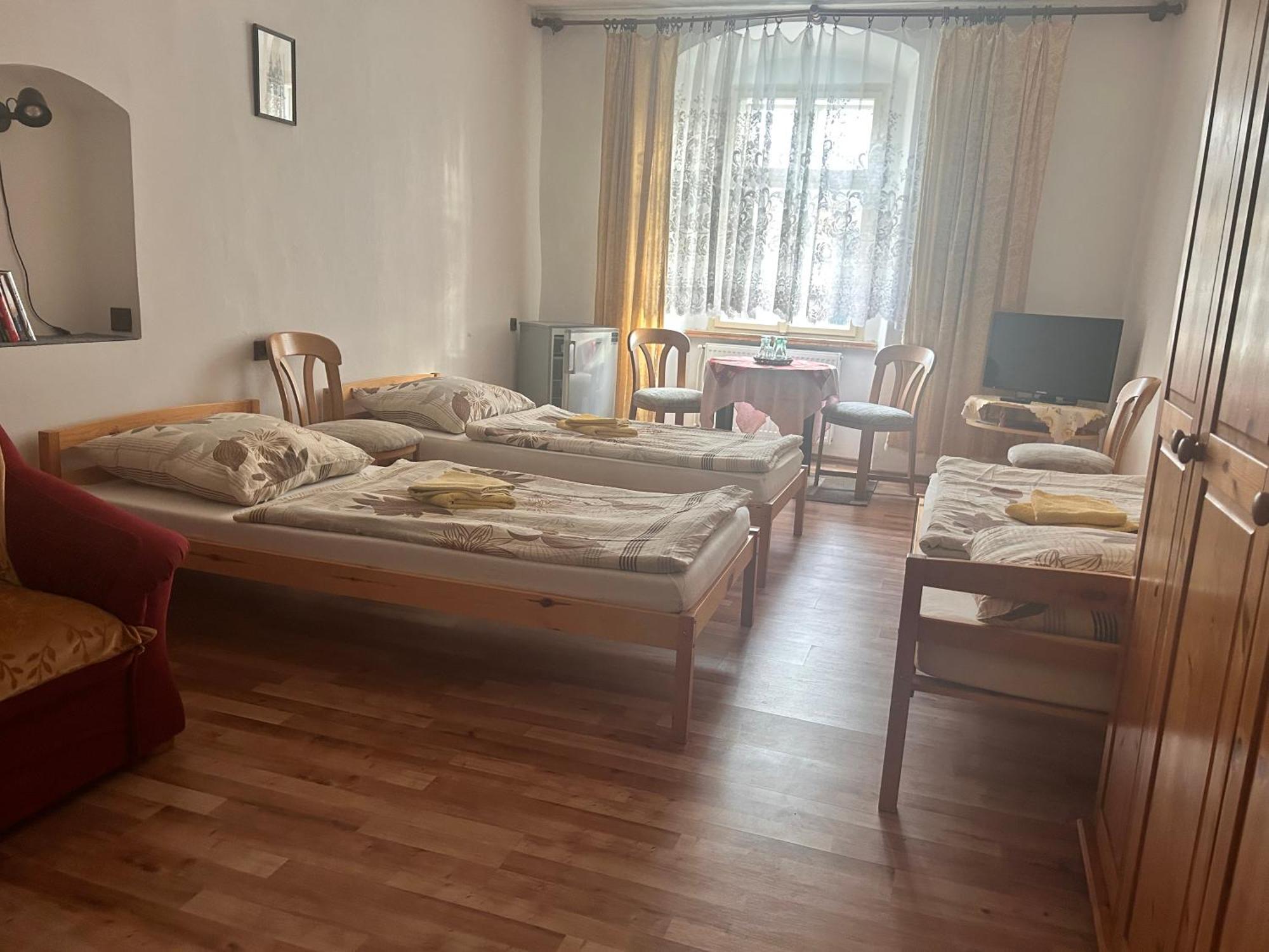 Opočno Restaurace A Penzion Podloubi מראה חיצוני תמונה