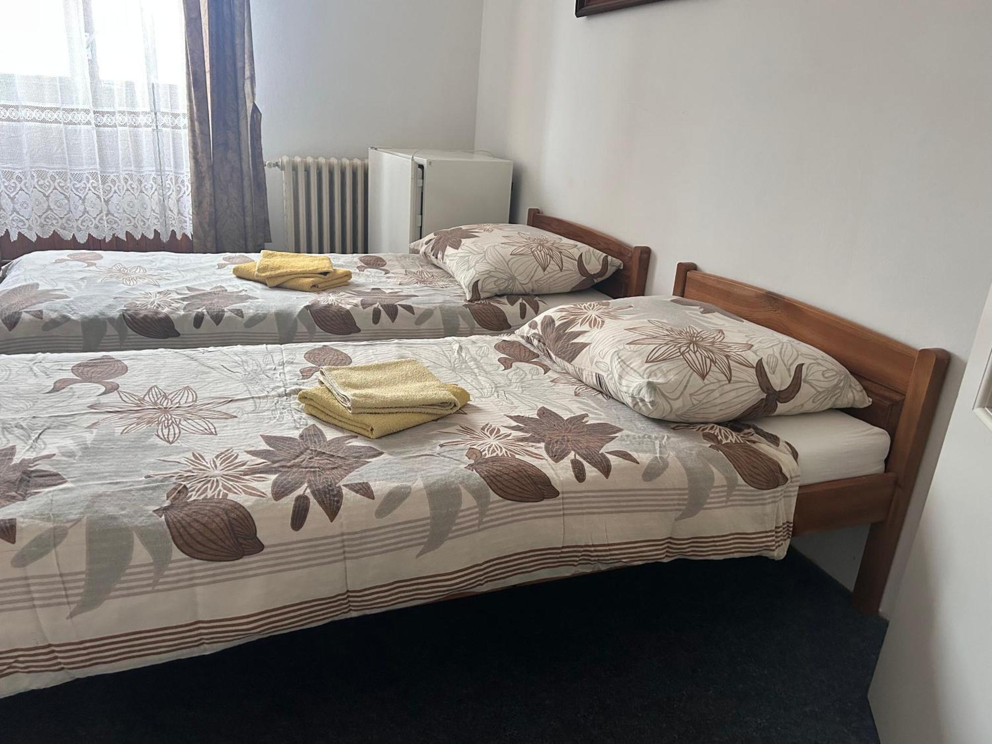 Opočno Restaurace A Penzion Podloubi מראה חיצוני תמונה